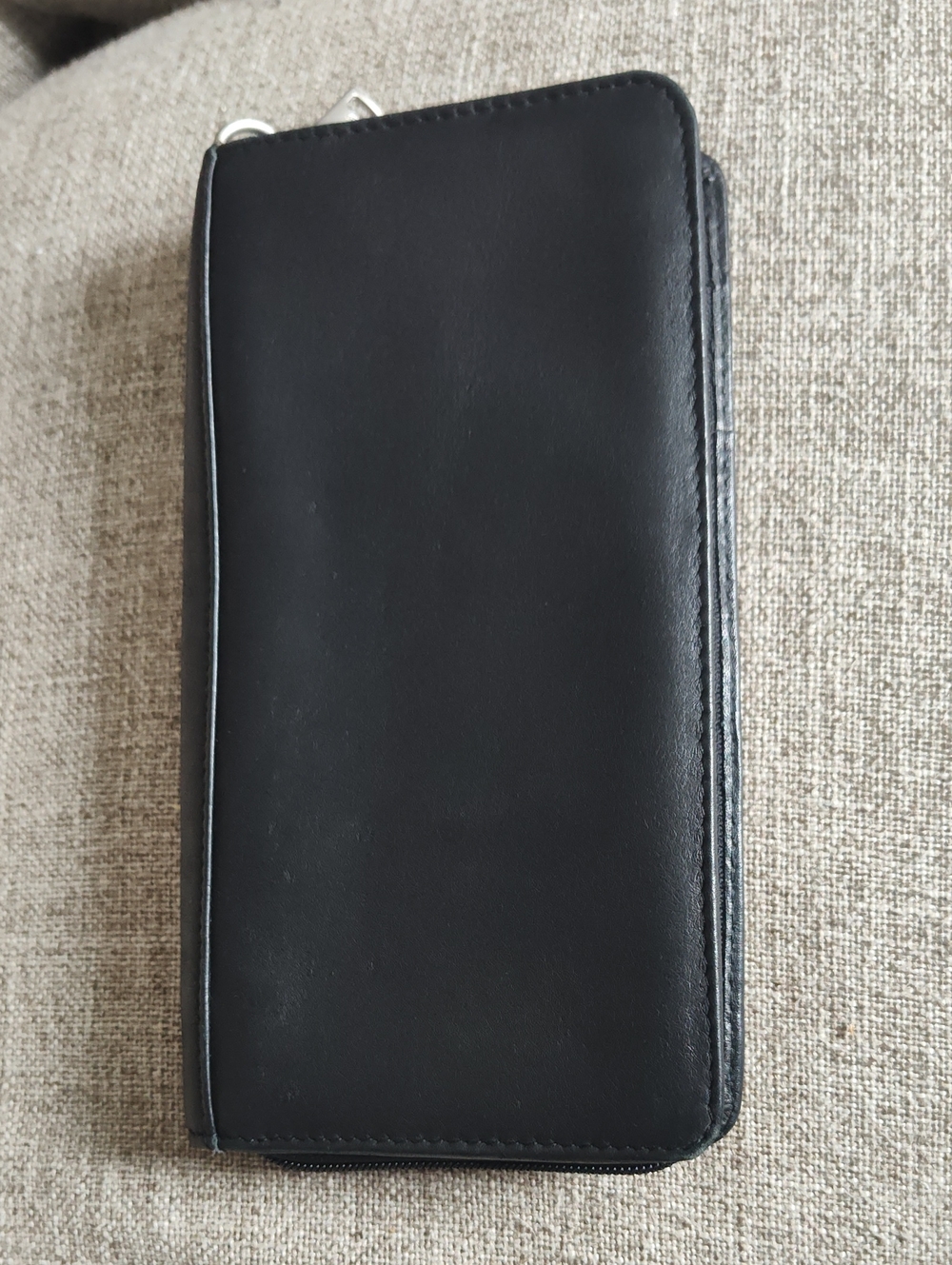 Dilana Zip-Around Black Leather Wallet Phone Case - Classic Organizer